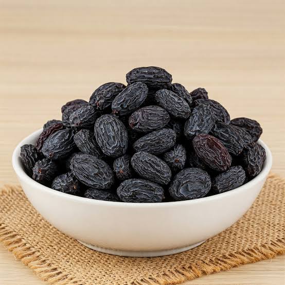 Black Raisins (with seed)
